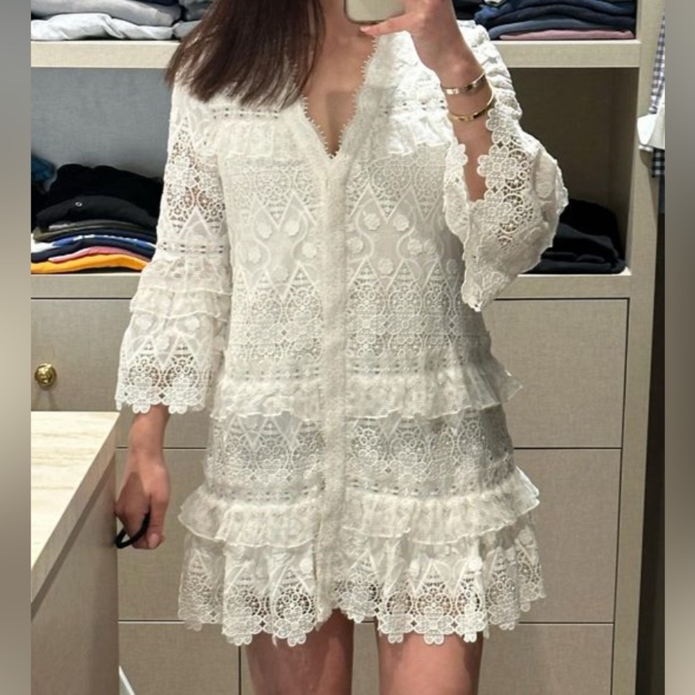 Alexis lace dress EUC